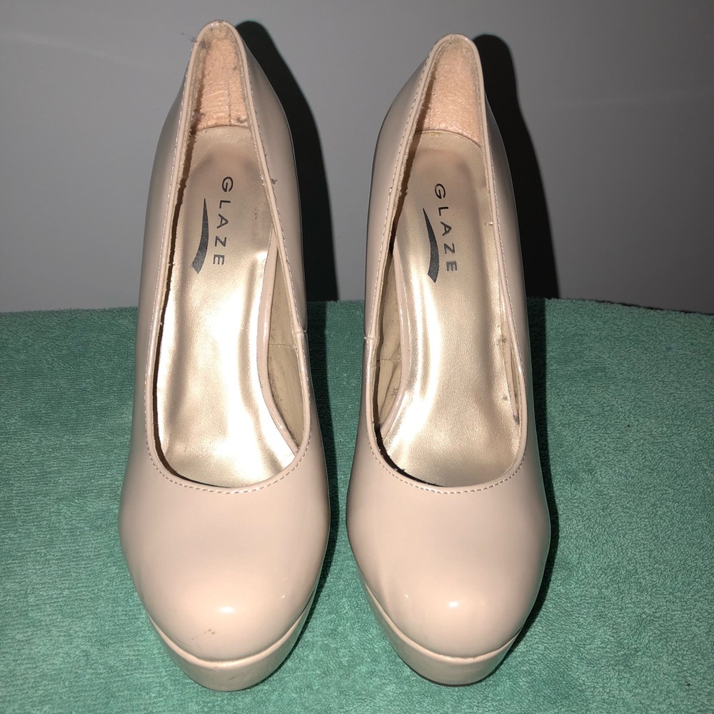 Classic Nude Pumps